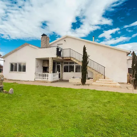 Belvilla By Oyo La Casa De Valen * Villamuriel De Cerrato